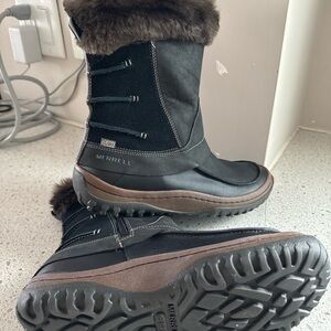 Merrell Women's Black and Brown Winter Boots